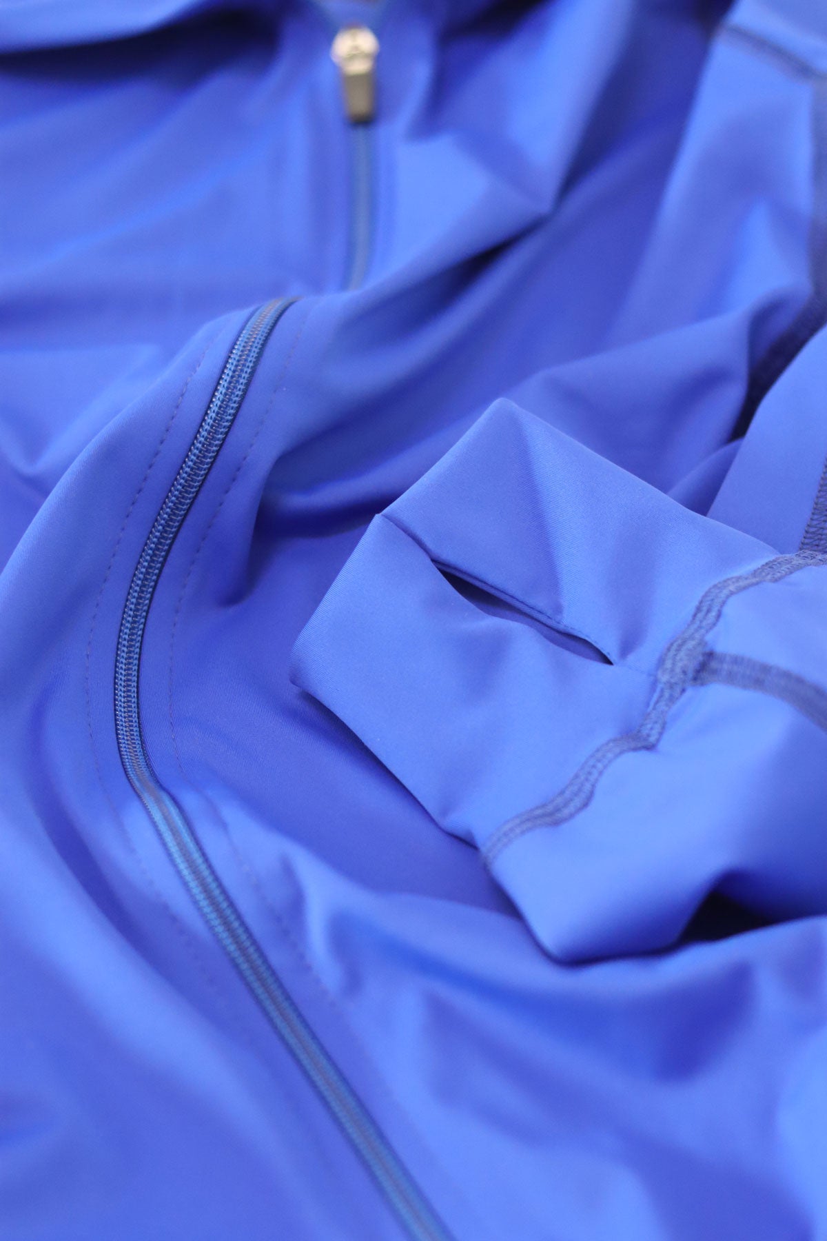 Chamarra Deportiva Cuello Alto Con Cierre Licra #A316